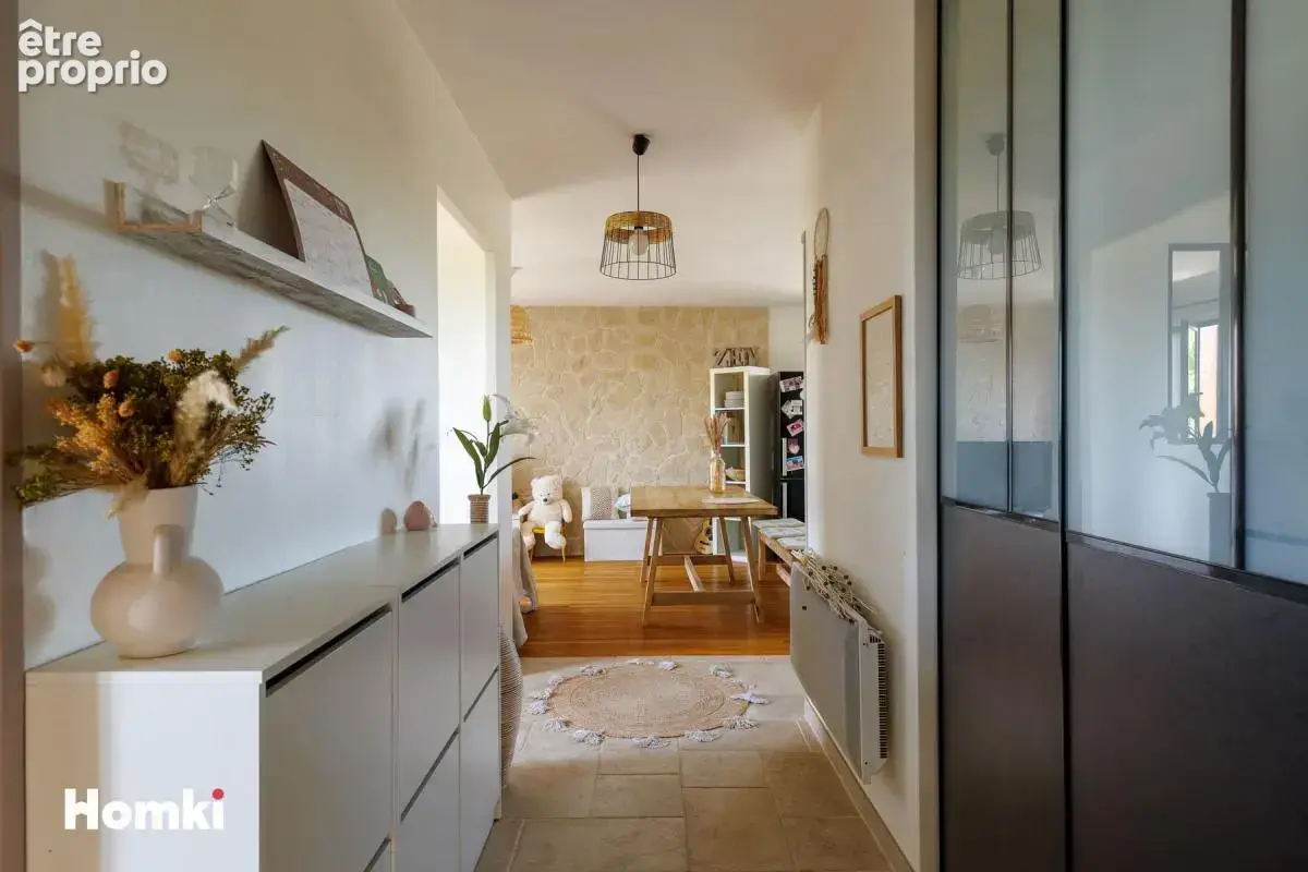 MIONS – Maison familiale de 158 m² avec véranda de 28 m² sur terrain de 777 m² - photo 6
