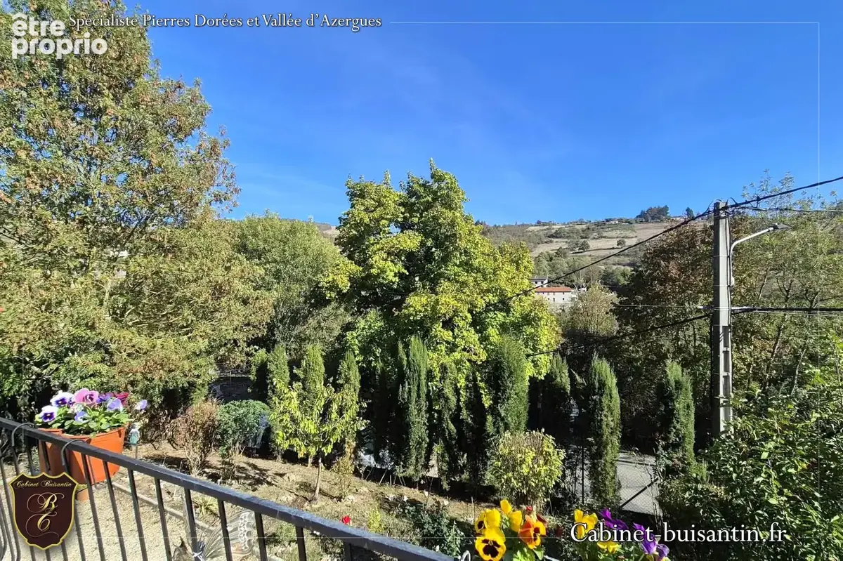 Maison avec terrasse et jardin arboré - photo 6
