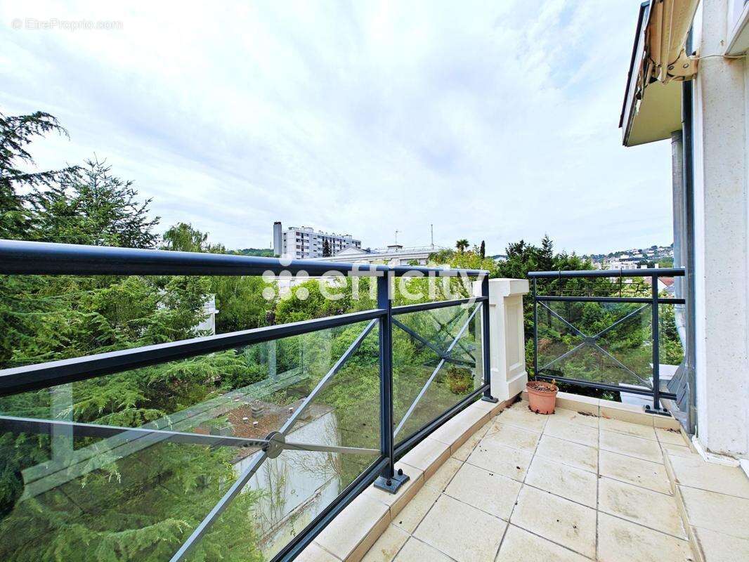 Appartement à LE PLESSIS-ROBINSON