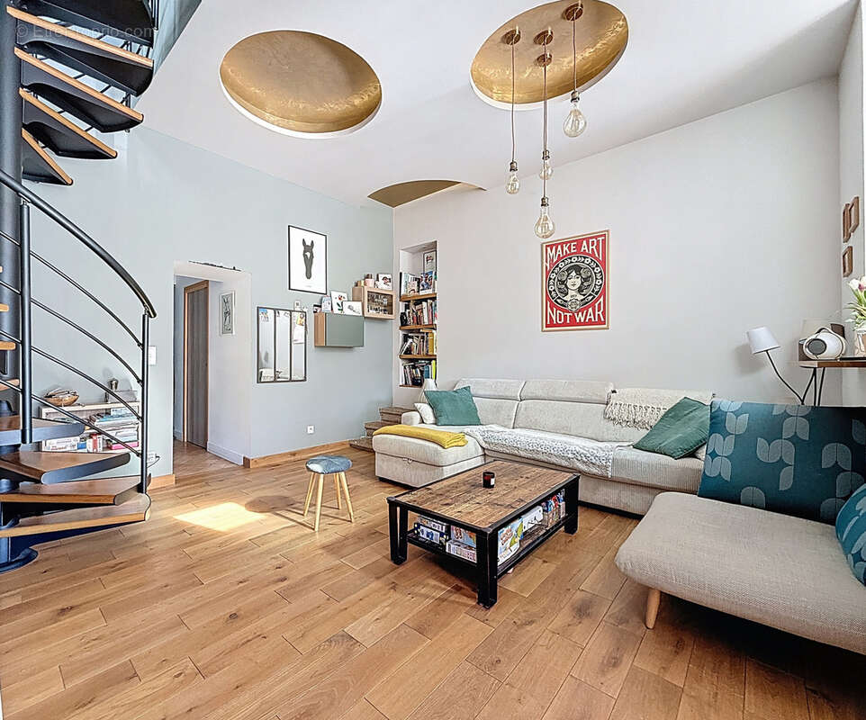 Appartement à LENTILLY