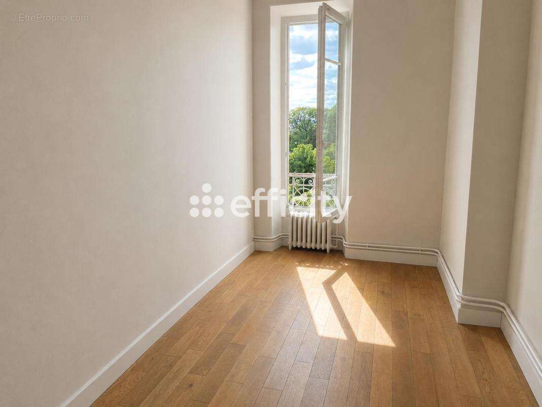 Appartement à VERSAILLES