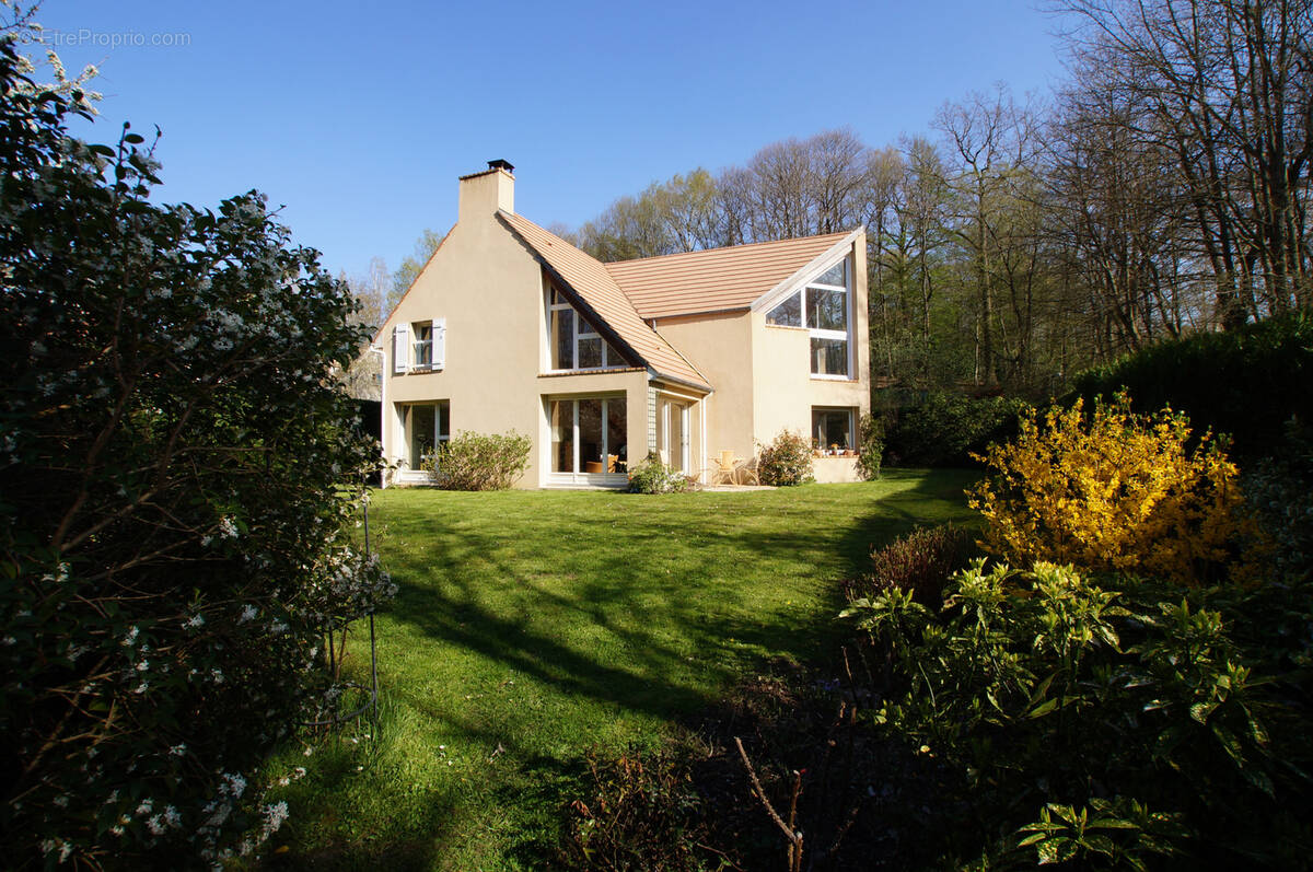 Maison à BURES-SUR-YVETTE