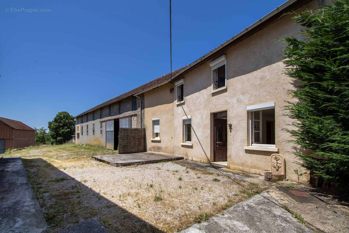 Maison à SAINT-MARTIAL-DE-NABIRAT