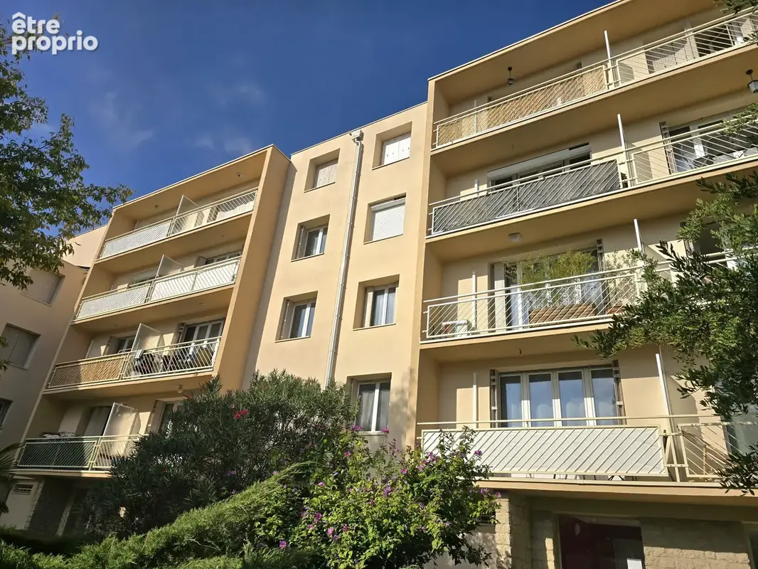 Vedène centre: Appartement T3 - Résidence sécurisée - Garage & cave - photo 6