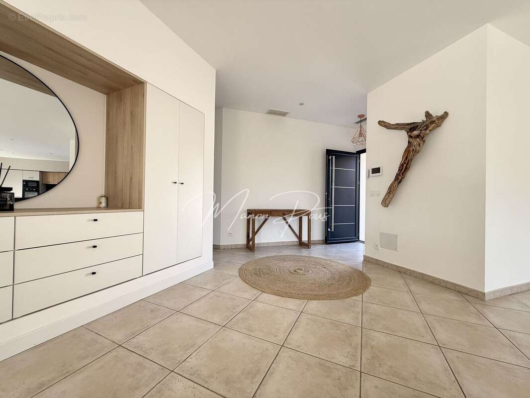 Maison 230 m² à Saint-Esteve  - photo 87