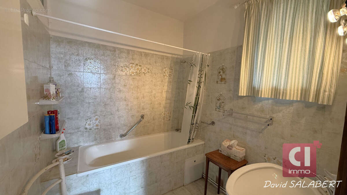 Maison à LA ROQUEBRUSSANNE