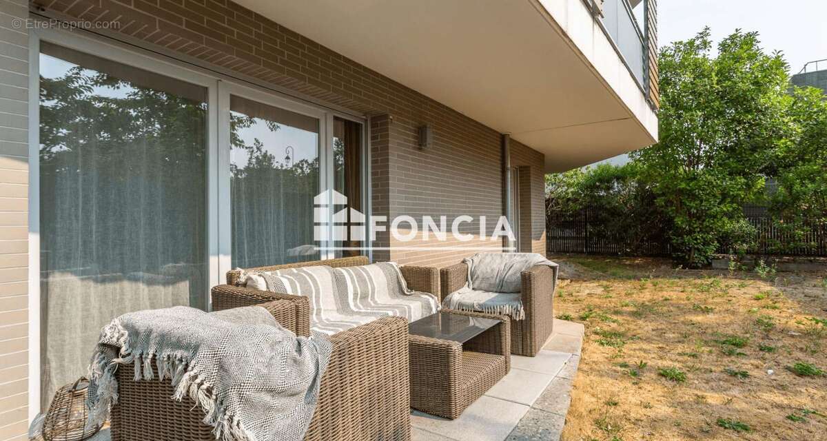 Appartement 4 pièces récent avec jardin Quartier du Lycée DESCARTES - photo 8