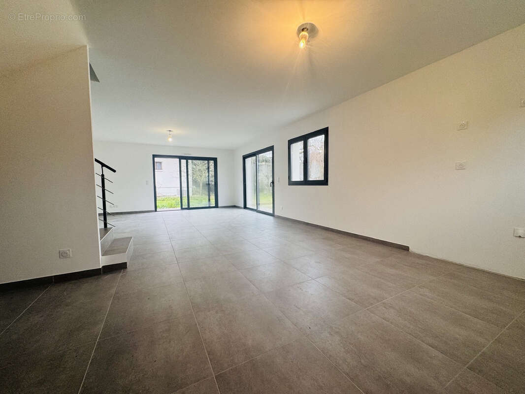 Maison à VETRAZ-MONTHOUX