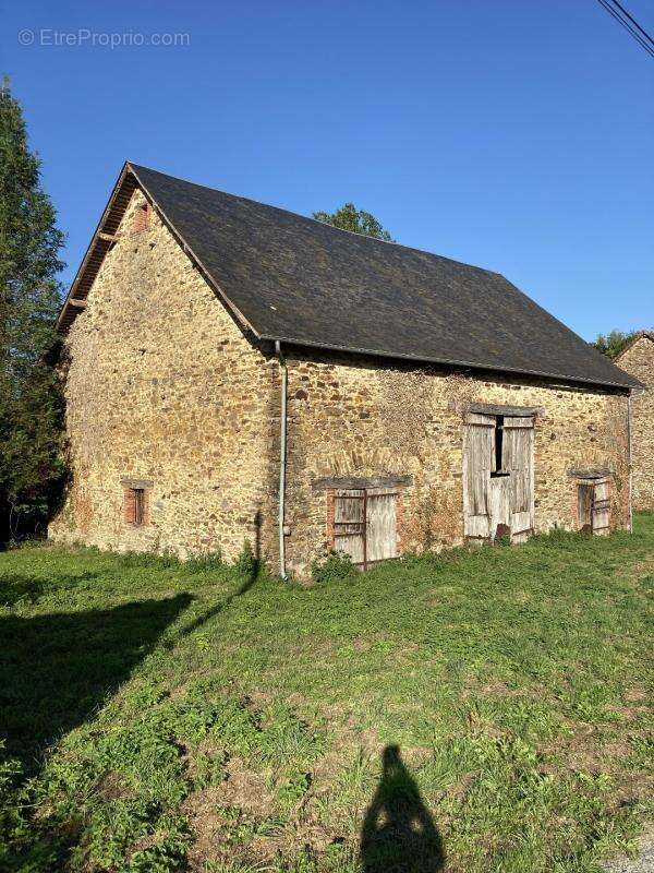 Maison à SEGUR-LE-CHATEAU