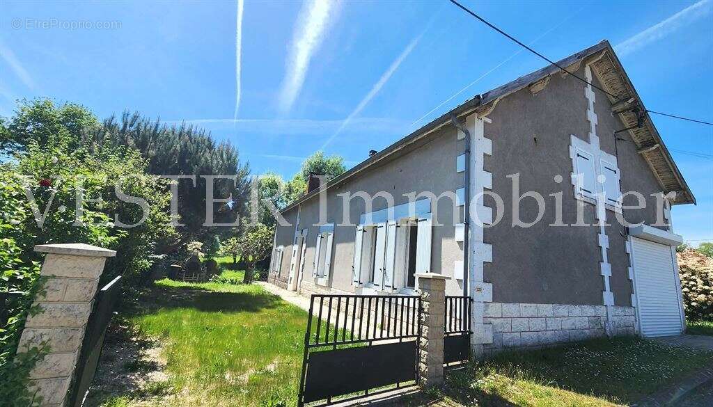 Maison ancienne rénovée de 130m2 + 130m2 aménageables, dans un écrin de verdure - photo 15