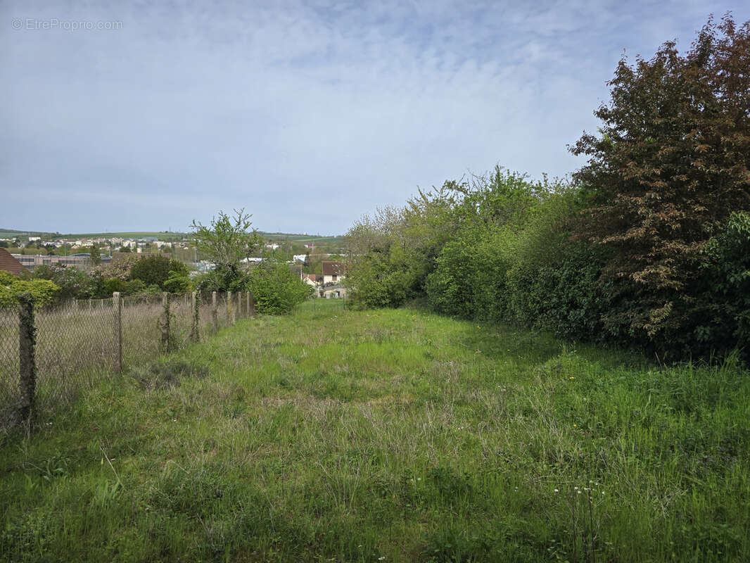 Terrain à AUXERRE
