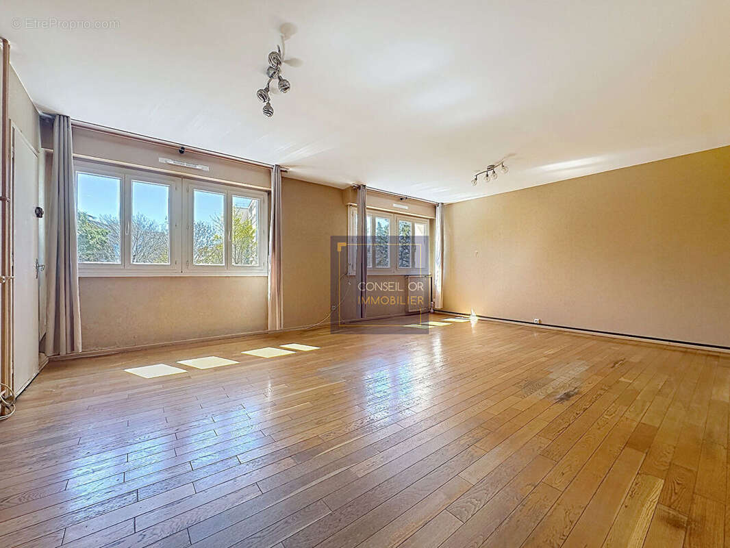 Appartement à SAINTE-FOY-LES-LYON