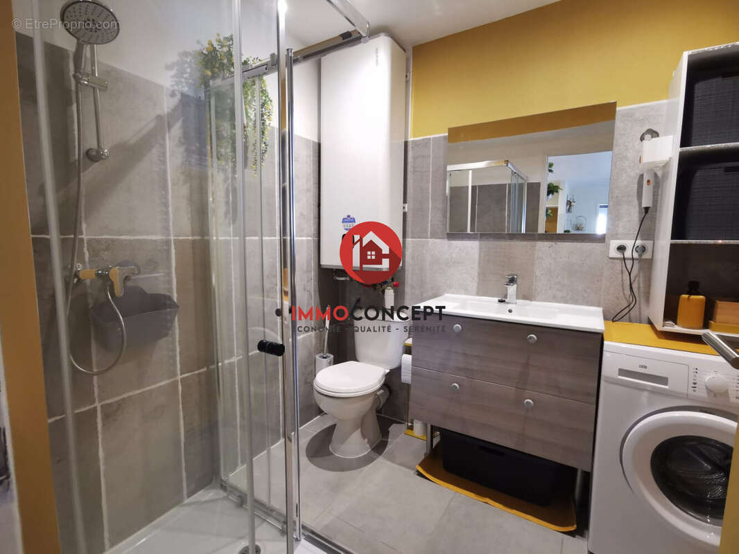 Appartement à BAGNOLS-SUR-CEZE