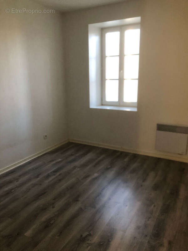 Appartement à SURGERES