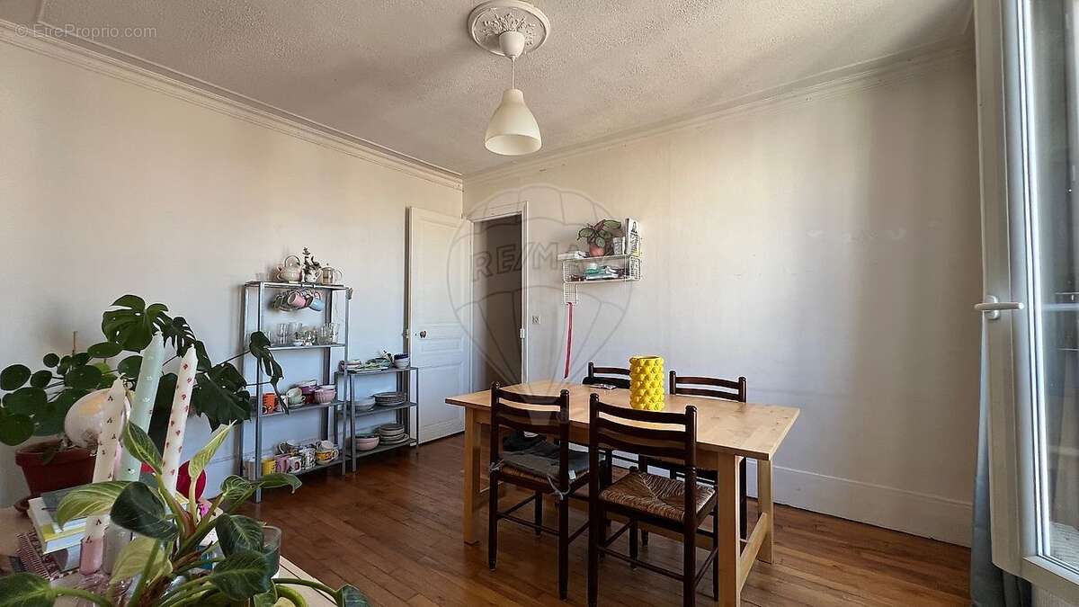 Appartement à PARIS-11E