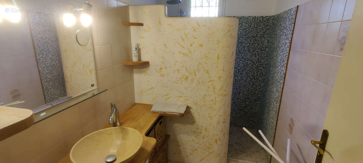 Maison à MONTFERRAT