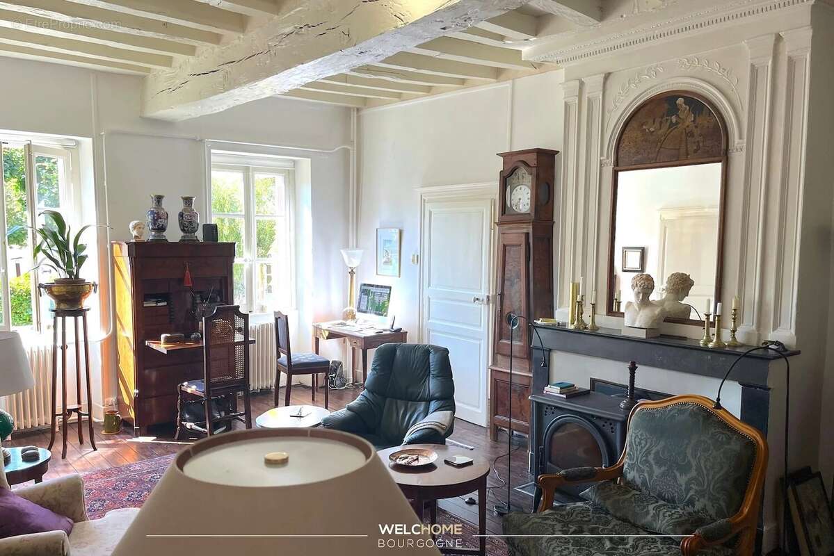 Maison à ISSY-L&#039;EVEQUE