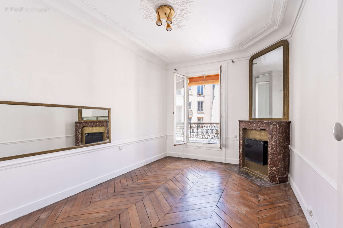 Appartement à PARIS-18E