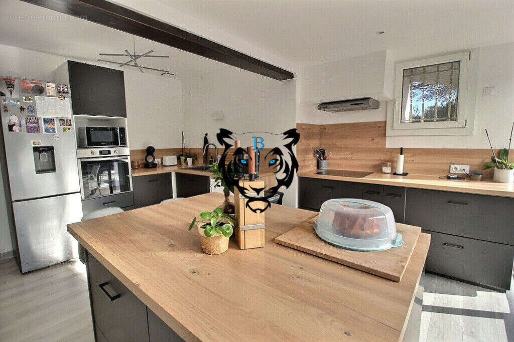 Maison à ROQUEBRUNE-SUR-ARGENS