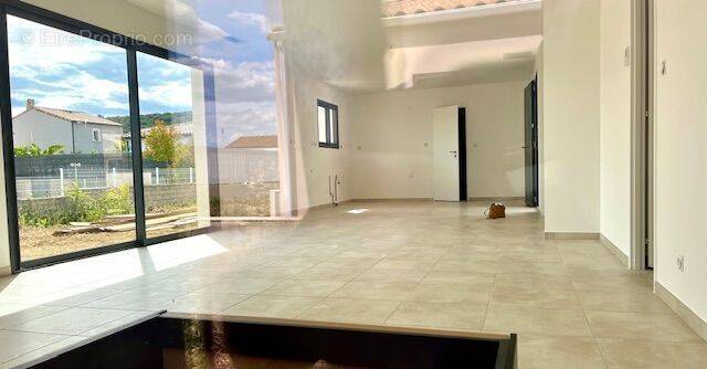 Maison à SAINT-MATHIEU-DE-TREVIERS