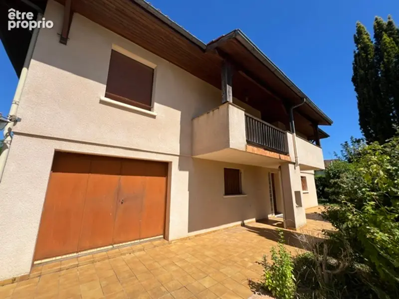 Centre-ville Aiguillon - Maison familiale 5 pièces avec jardin et garage - photo 2