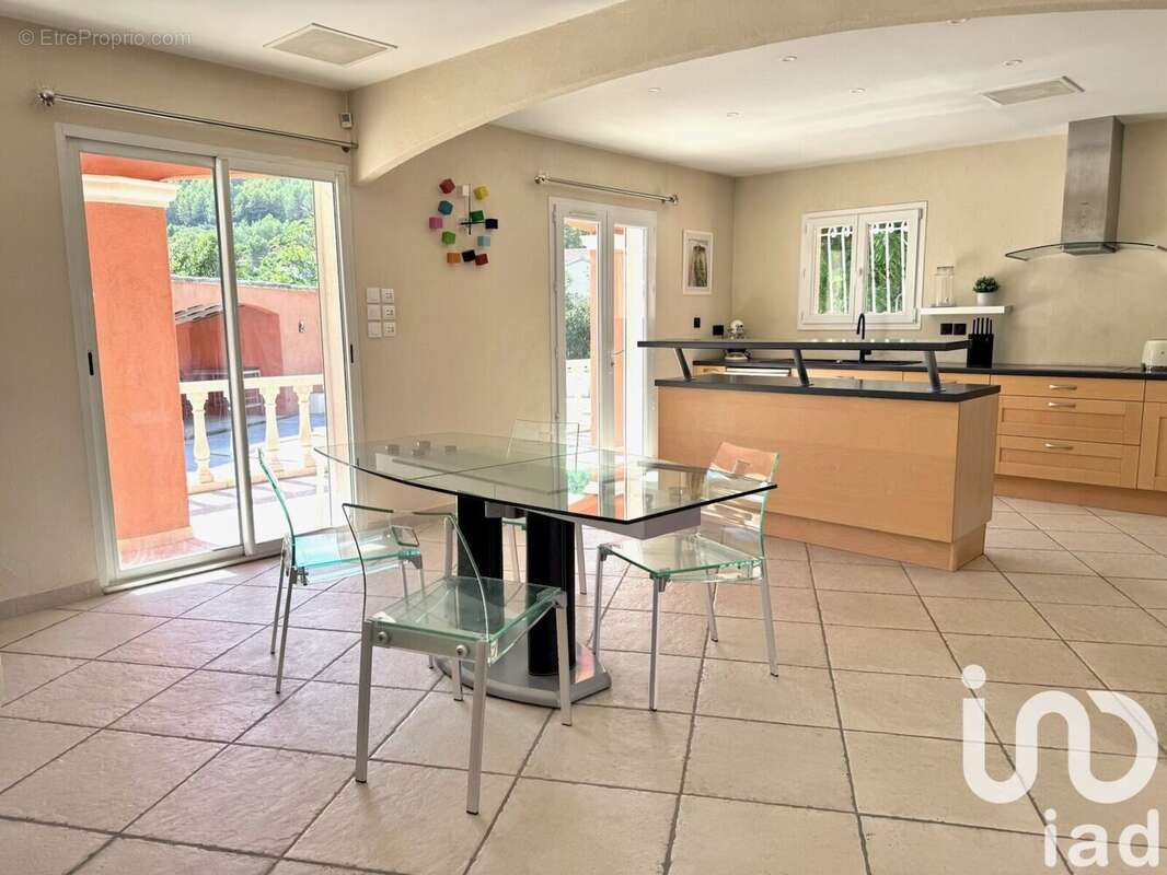 Photo 6 - Maison à CUERS