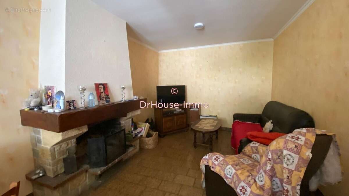 Maison à FOLLAINVILLE-DENNEMONT