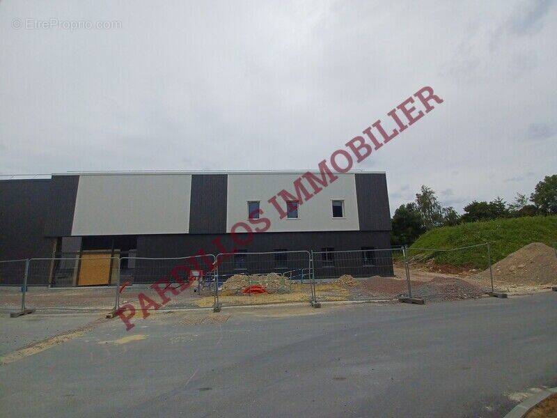 Photo 1 - Commerce à CORMELLES-LE-ROYAL