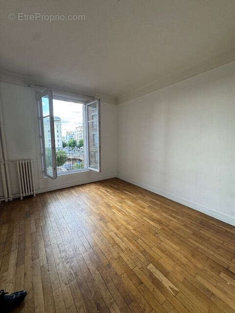 Appartement à LA GARENNE-COLOMBES