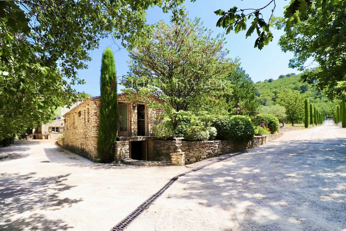 Maison à GORDES