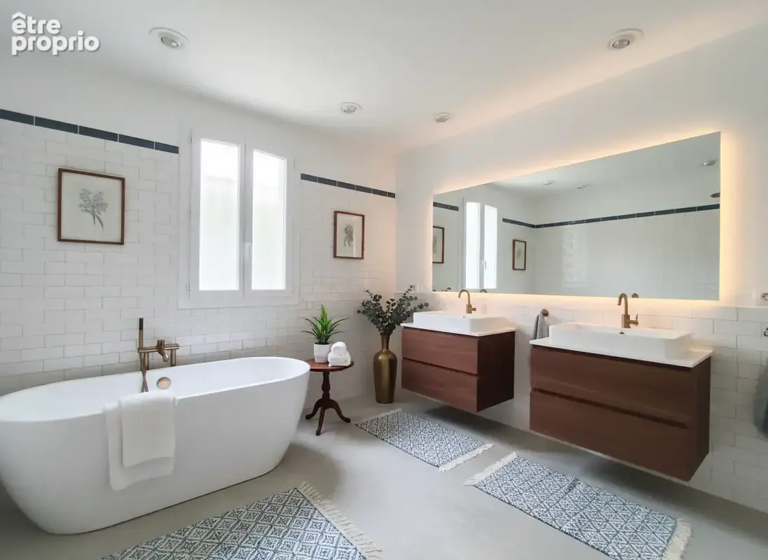 Nîmes, Secteur Cadereau / Bas Kennedy - Belle maison T6 avec jardin et dépendances - photo 10