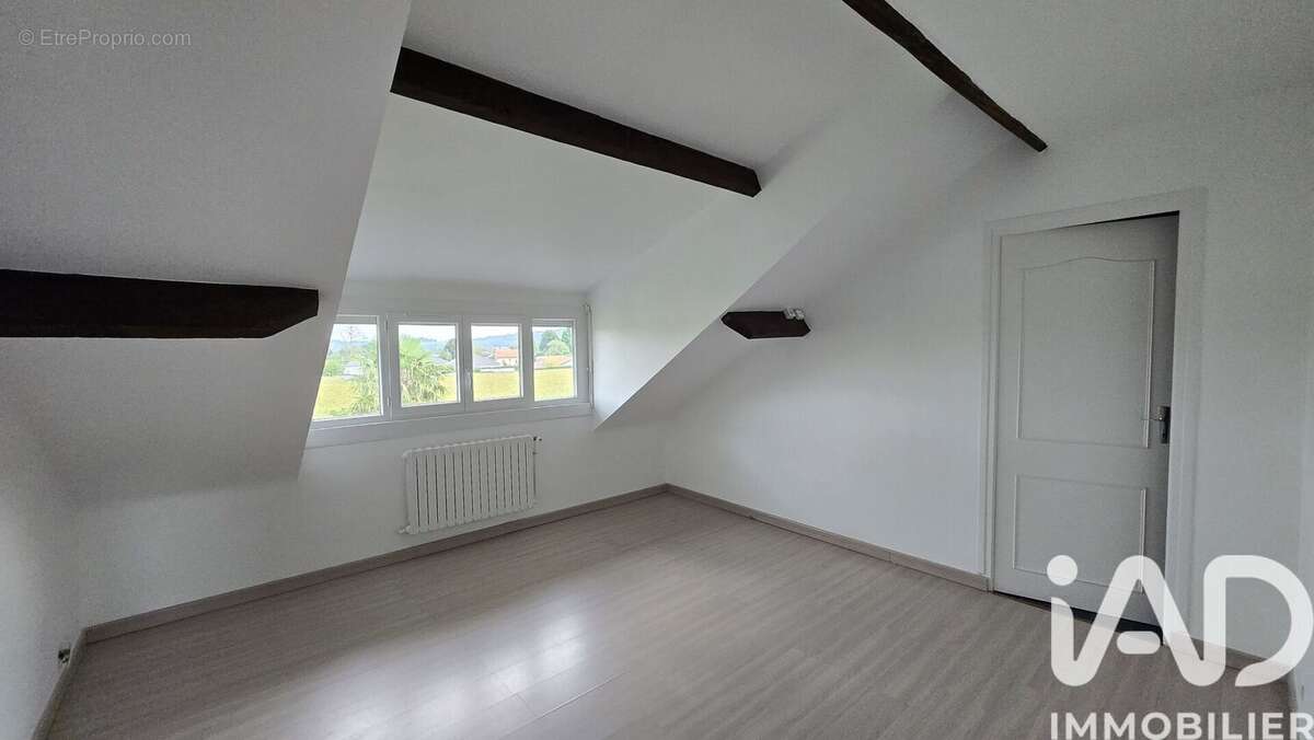 Maison 146 m² à Asasp-Arros  - photo 7