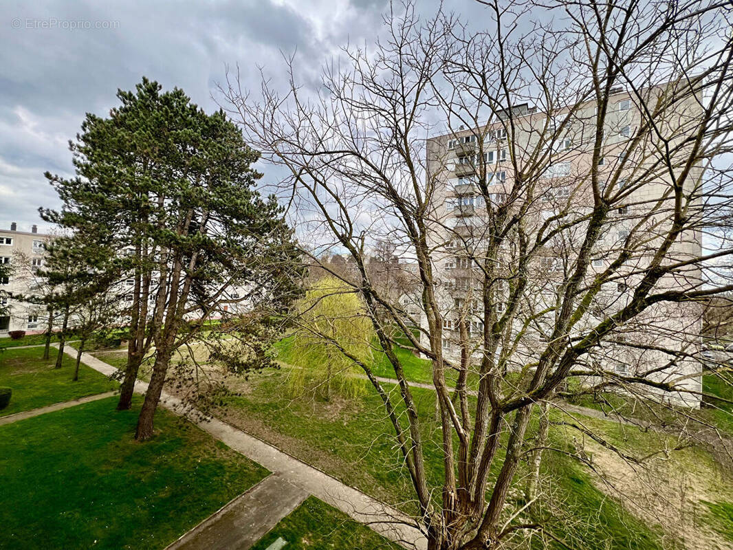 Appartement à MONT-SAINT-AIGNAN