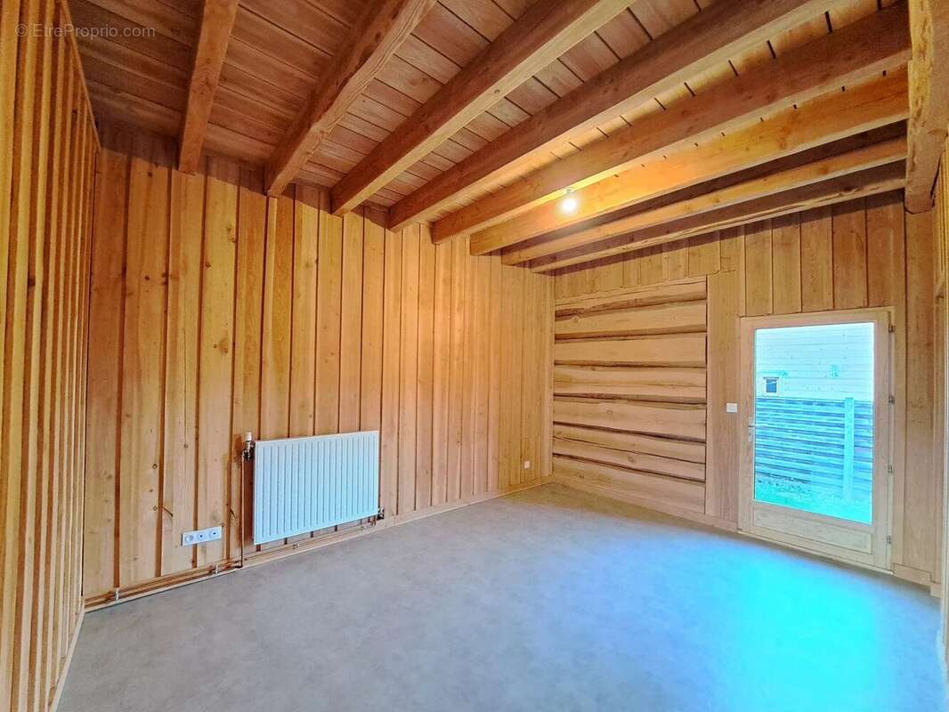 Appartement à COURTERANGES