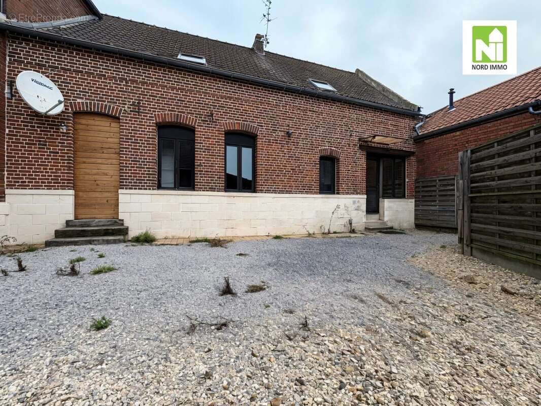 Maison à MONCHEAUX