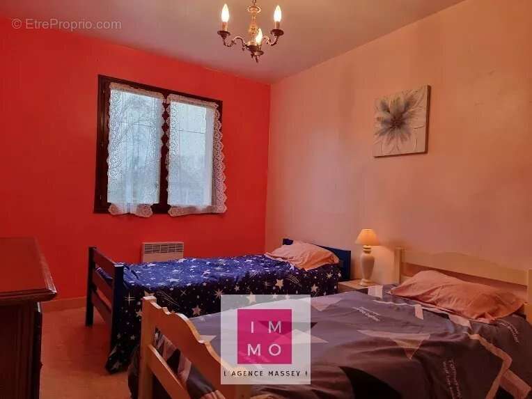 Maison à SARROUILLES