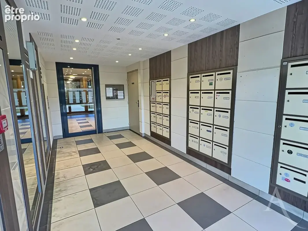 Appartement 1 pièce 28.40 m2 avec place de parking en sous-sol - THIAIS résidence récente - photo 10