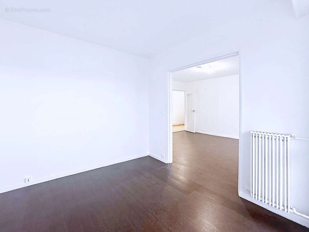 Apt f4 - balcon- cave et parking - 10 mns rer a - photo 3
