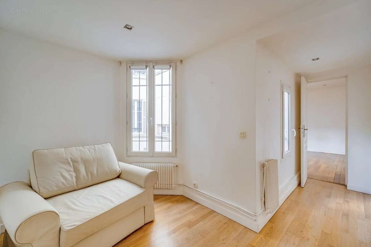 Appartement à PARIS-7E