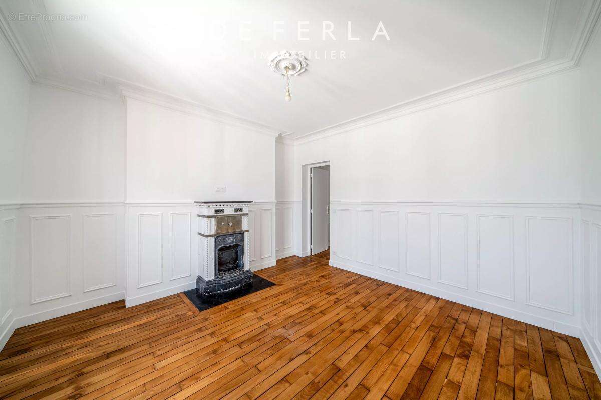 Appartement à LEVALLOIS-PERRET