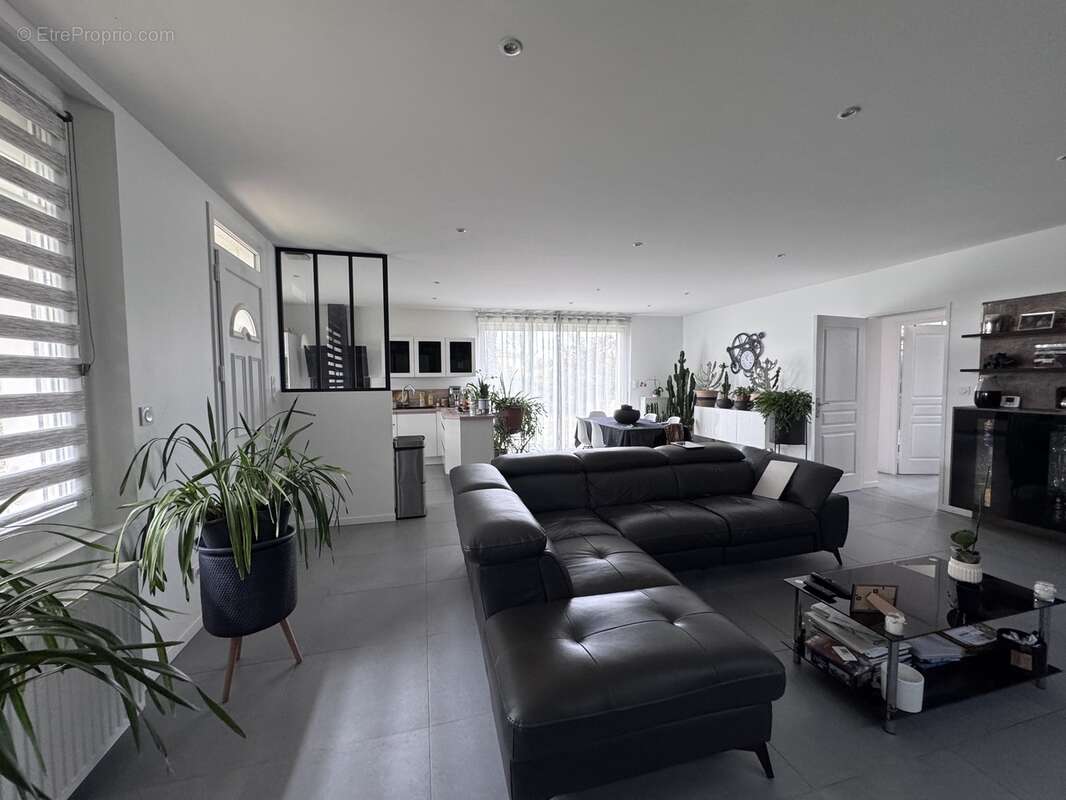 Maison à COUTRAS