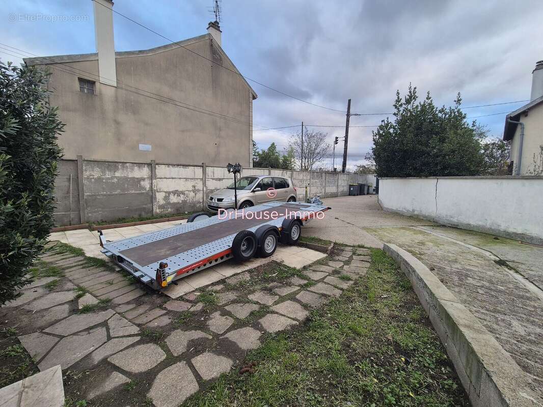 Maison à LES MUREAUX