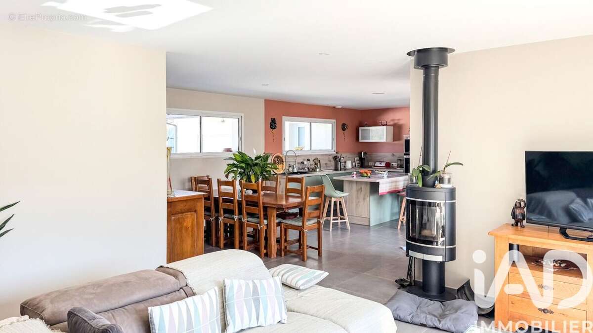 Photo 2 - Maison à TOSSE