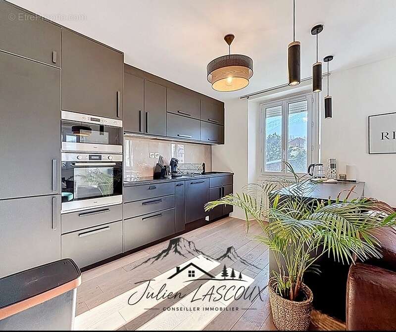 VILLARD-DE-LANS – Appartement 3 pièces lumineux, vendu meublé, proche centre - photo 3