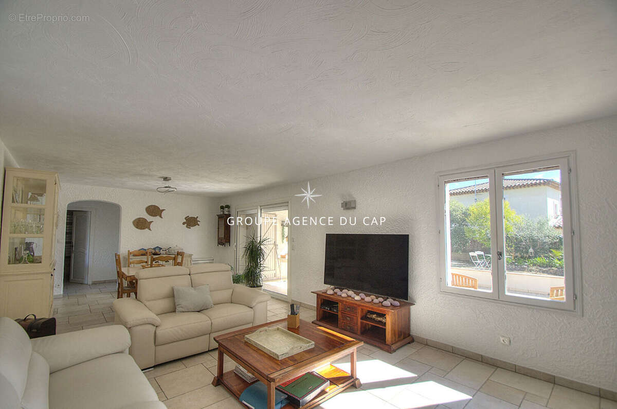 Maison à PUGET-SUR-ARGENS