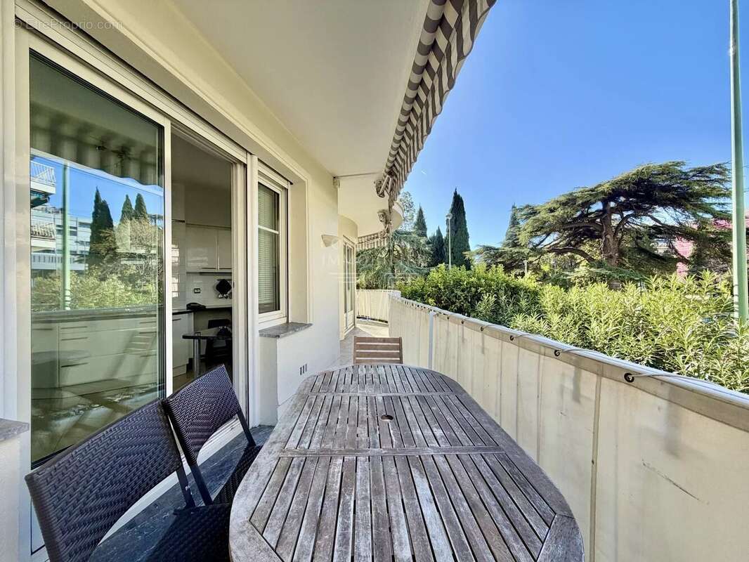 Appartement à LE CANNET