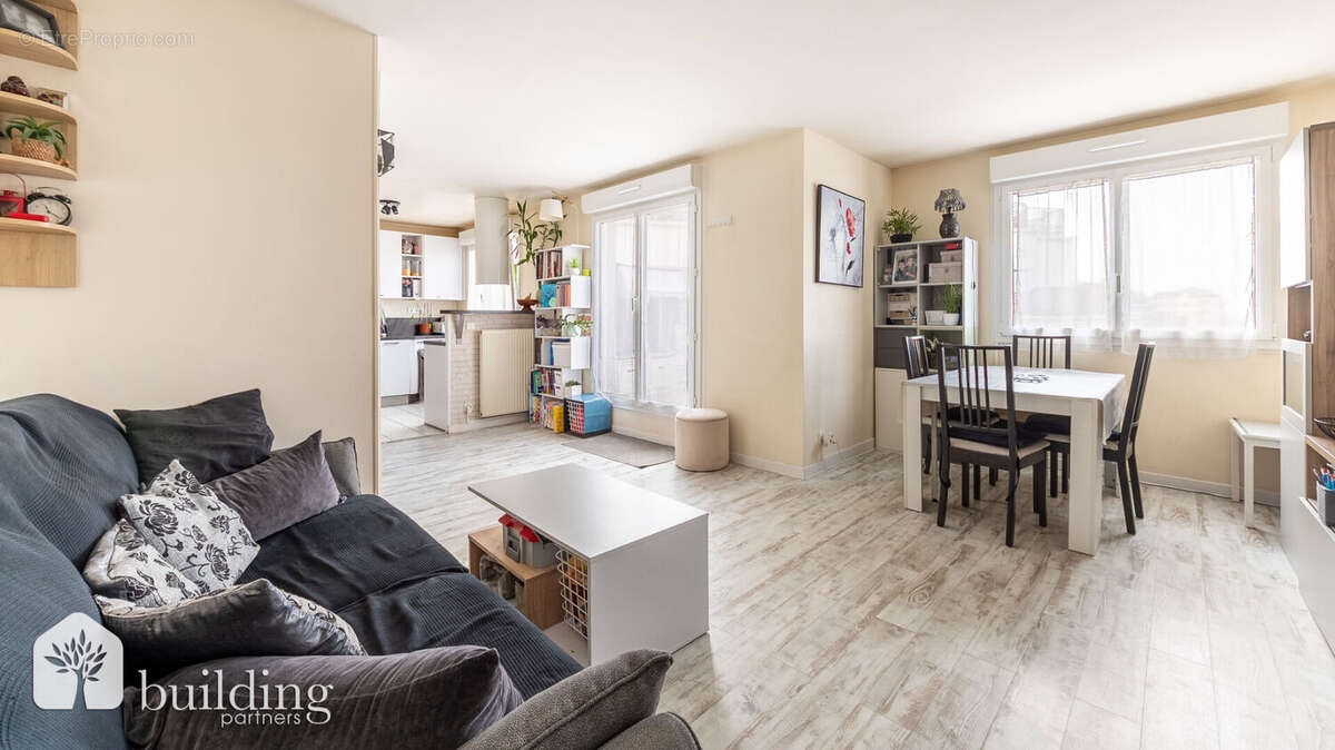 Appartement à COURBEVOIE