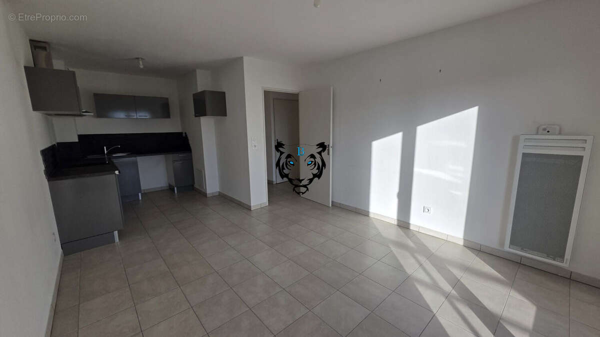 Appartement à ROQUEBRUNE-SUR-ARGENS