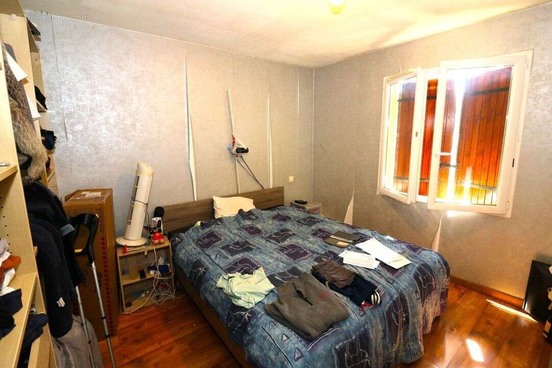 pavillon calme terrain 4 chambres proche bazas cabanon DPE  - Maison à ESCAUDES