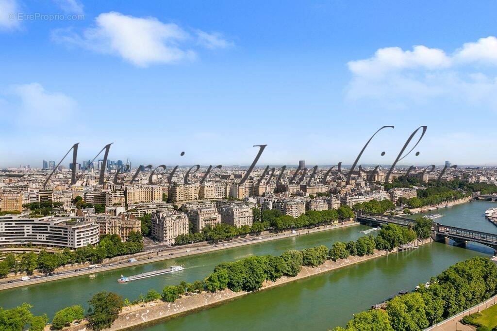 Appartement à PARIS-15E